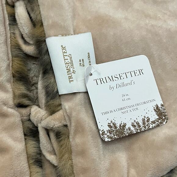 Trimsetter By Dillard’s Faux Fur Christmas Tree Skirt 24” Leopard Print Tan - Picture 3 of 4